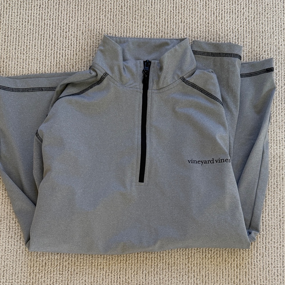 Vineyard Vines Light Gray Quarter-Zip Pullover🌿